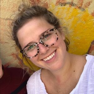 Meet your Posher, Carly